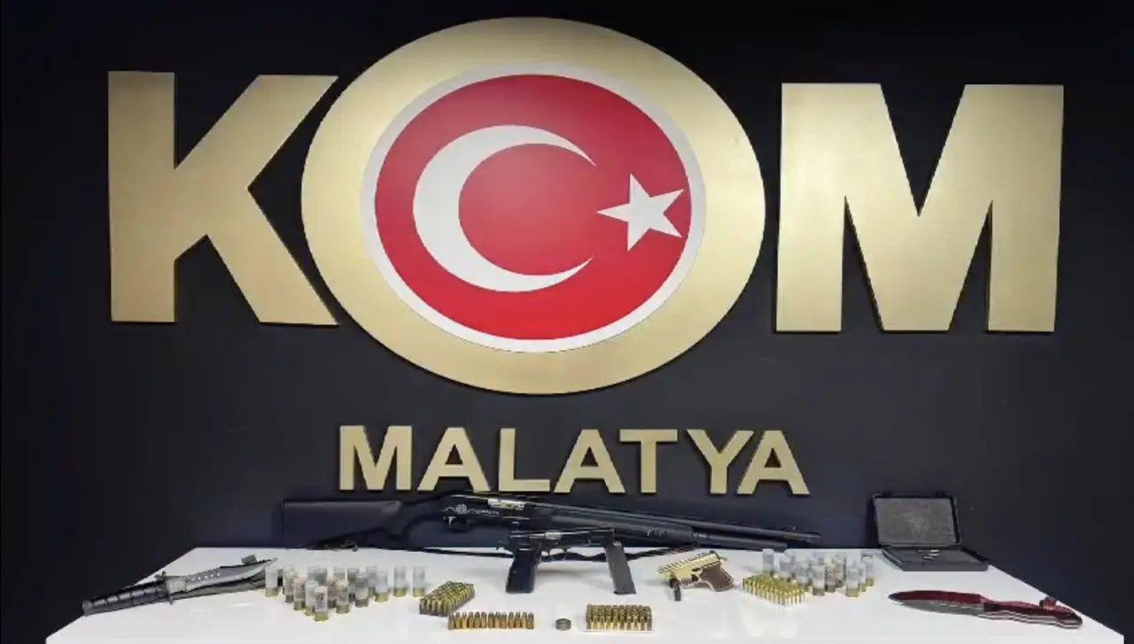 Malatya KOM şube silah operasyonu sergilenen malzemeler