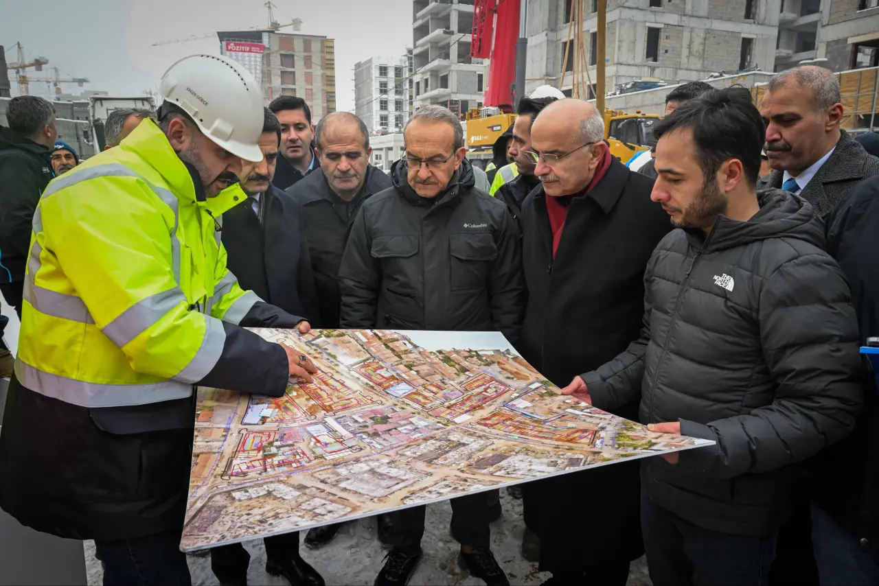 Malatya Valisi Seddar Yavuz ve Sami Er Fuzuli Caddesi inşaat incelemesi