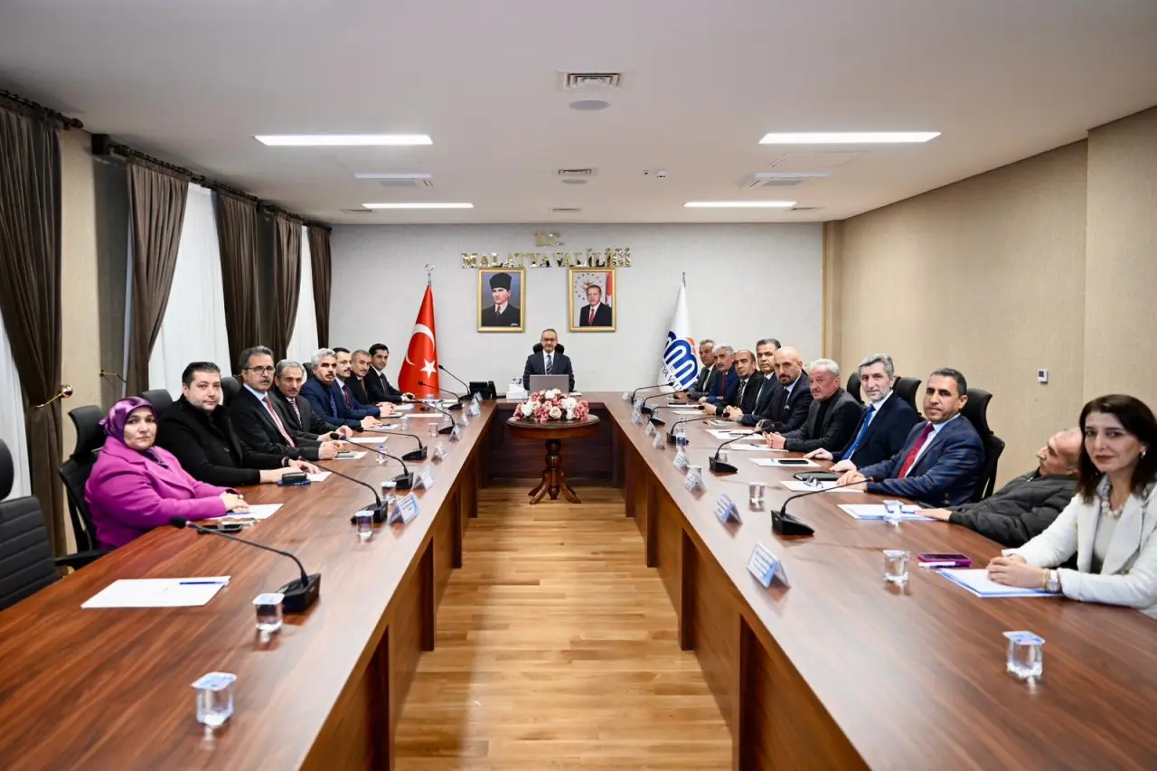 Malatya Valisi Seddar Yavuz il istihdam kurulu toplantısı