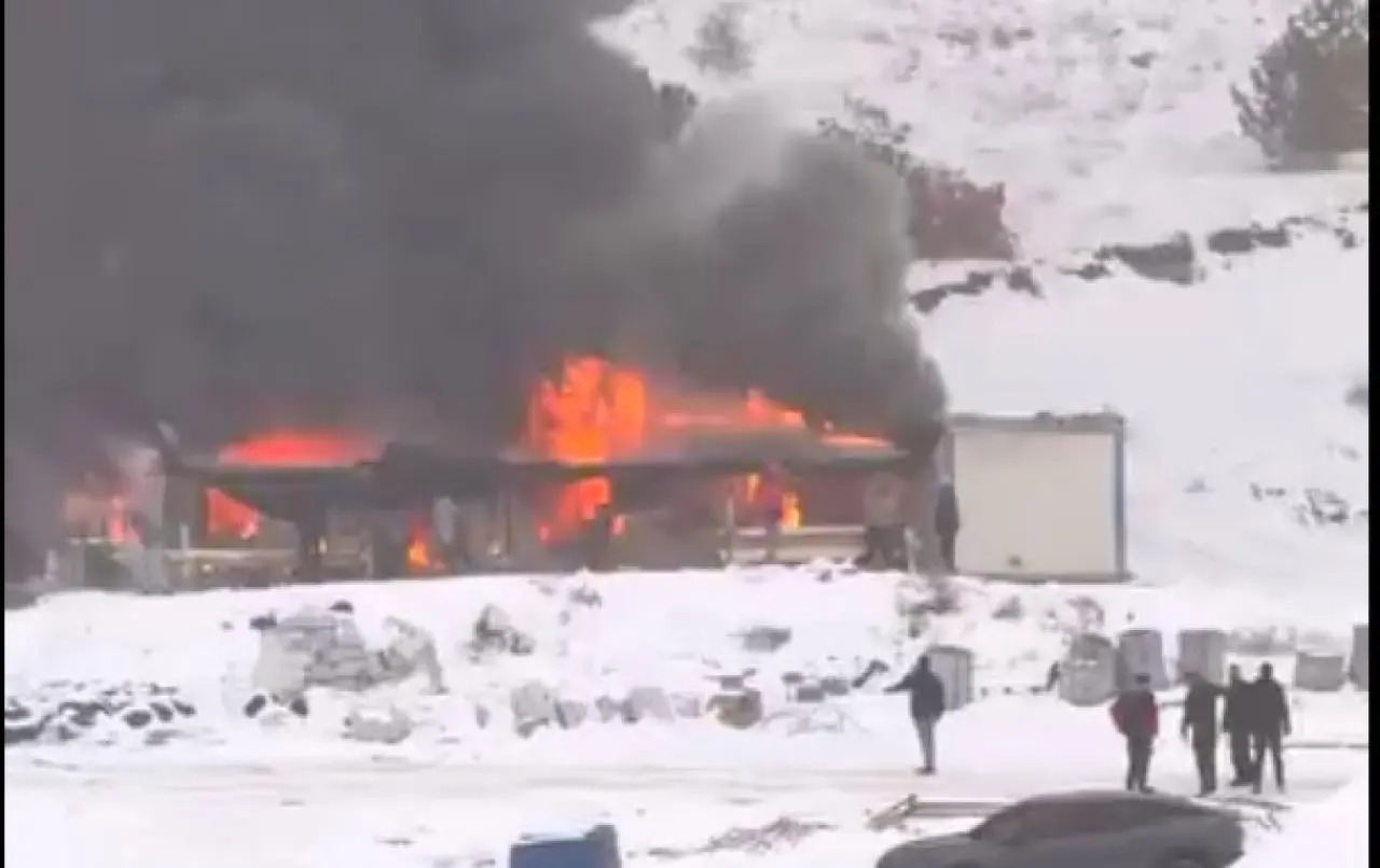 Malatya Çamurlu TOKİ şantiyesi konteyner yangını