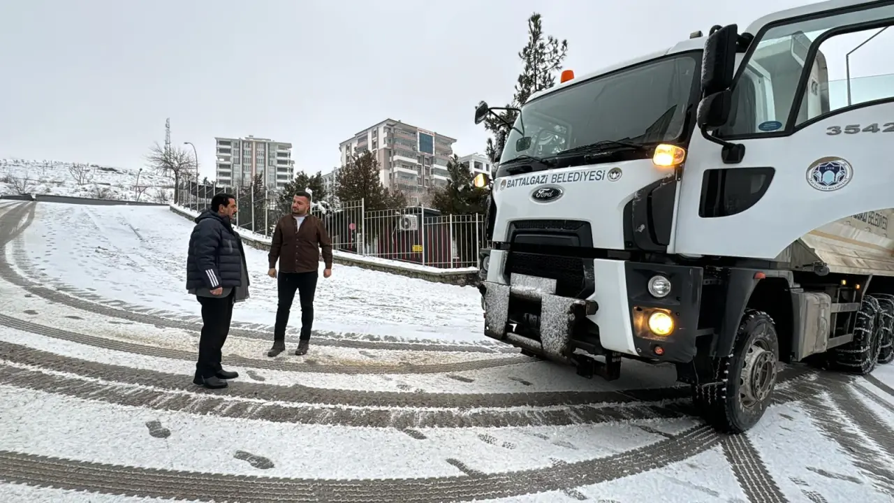 Battalgazi Belediyesi kar küreme ve tuzlama araçları