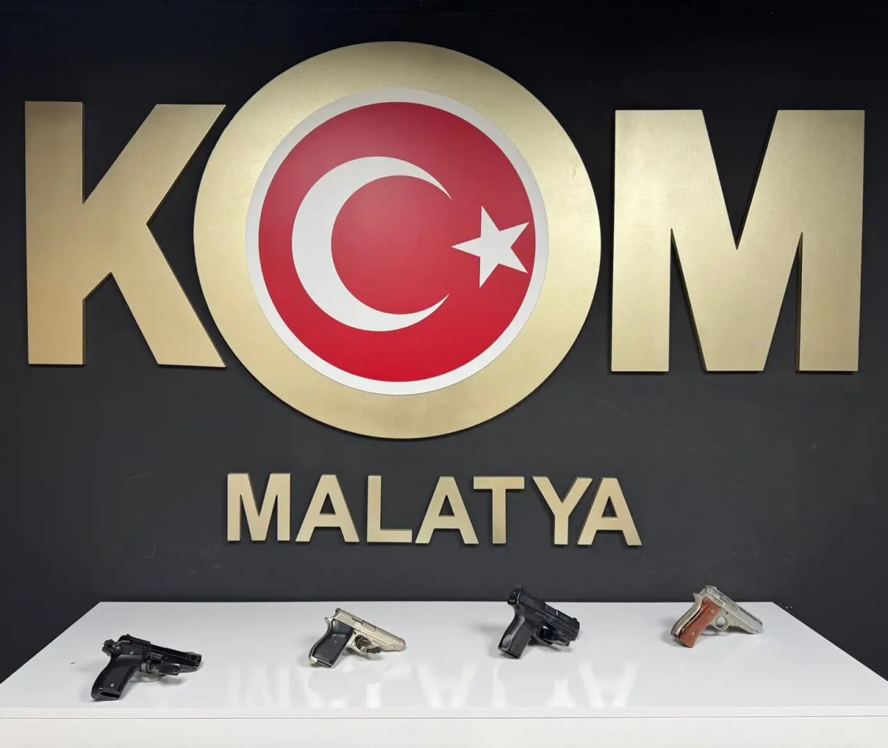 Malatya emniyet ele geçirilen ruhsatsız silahlar