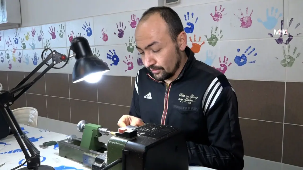 Malatya tespih ustası Ensar Güler atölye çalışması