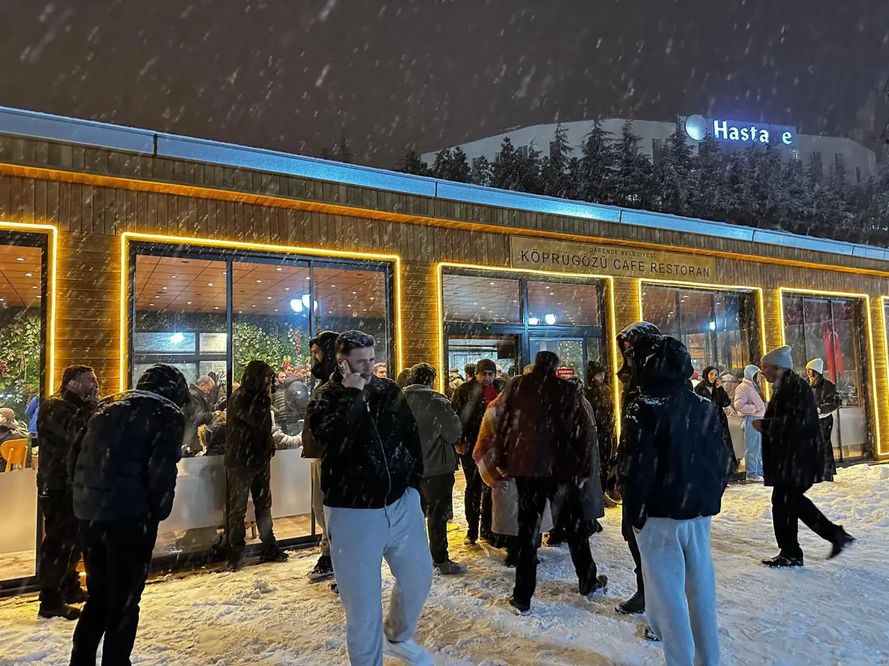 Darende Belediyesi sosyal tesisleri mahsur kalan yolcular