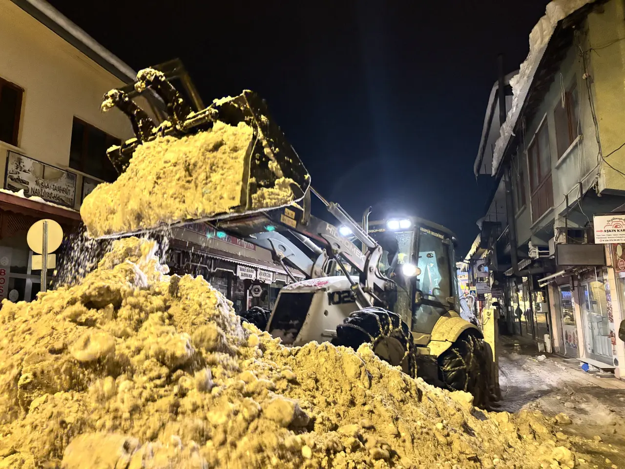 Arapgir Atatürk Caddesi karlı yol