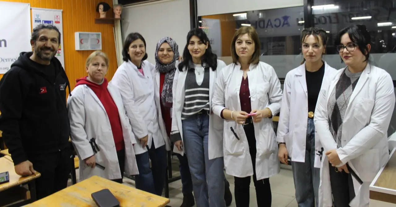 Şener Eroğlu ve BİGADEM kursiyerleri