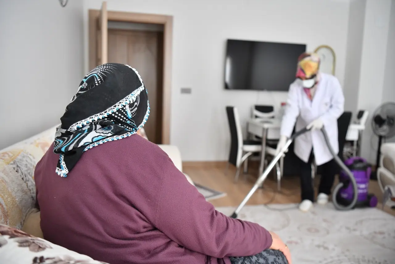 Yeşilyurt Belediyesi yaşlılara destek ziyareti