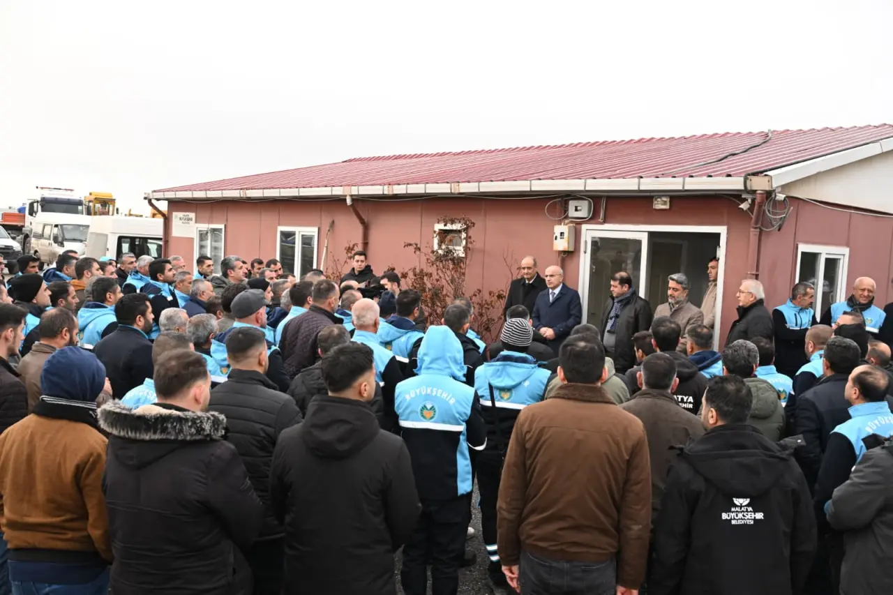 Malatya Büyükşehir Belediyesi karla mücadele ekipleri