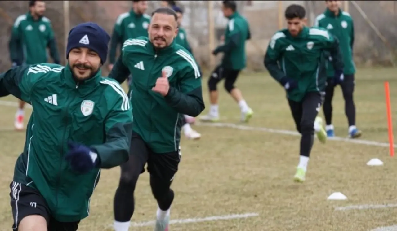 Yeşilyurtspor yönetimi antrenman ziyareti