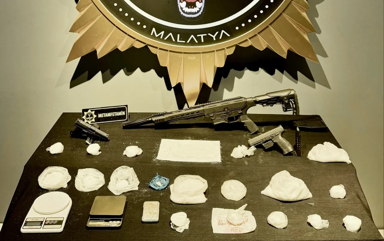 Malatya narkotik operasyonu ele geçirilen uyuşturucu ve silahlar