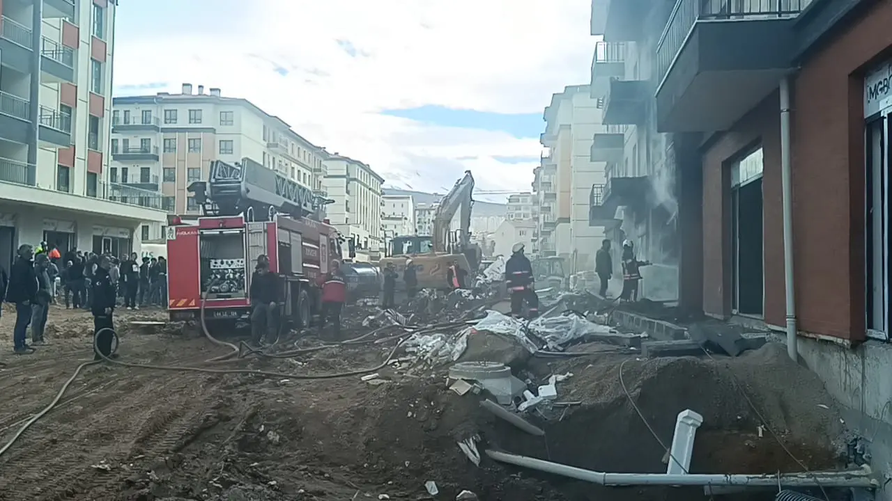 Malatya itfaiye ekipleri yangın müdahale