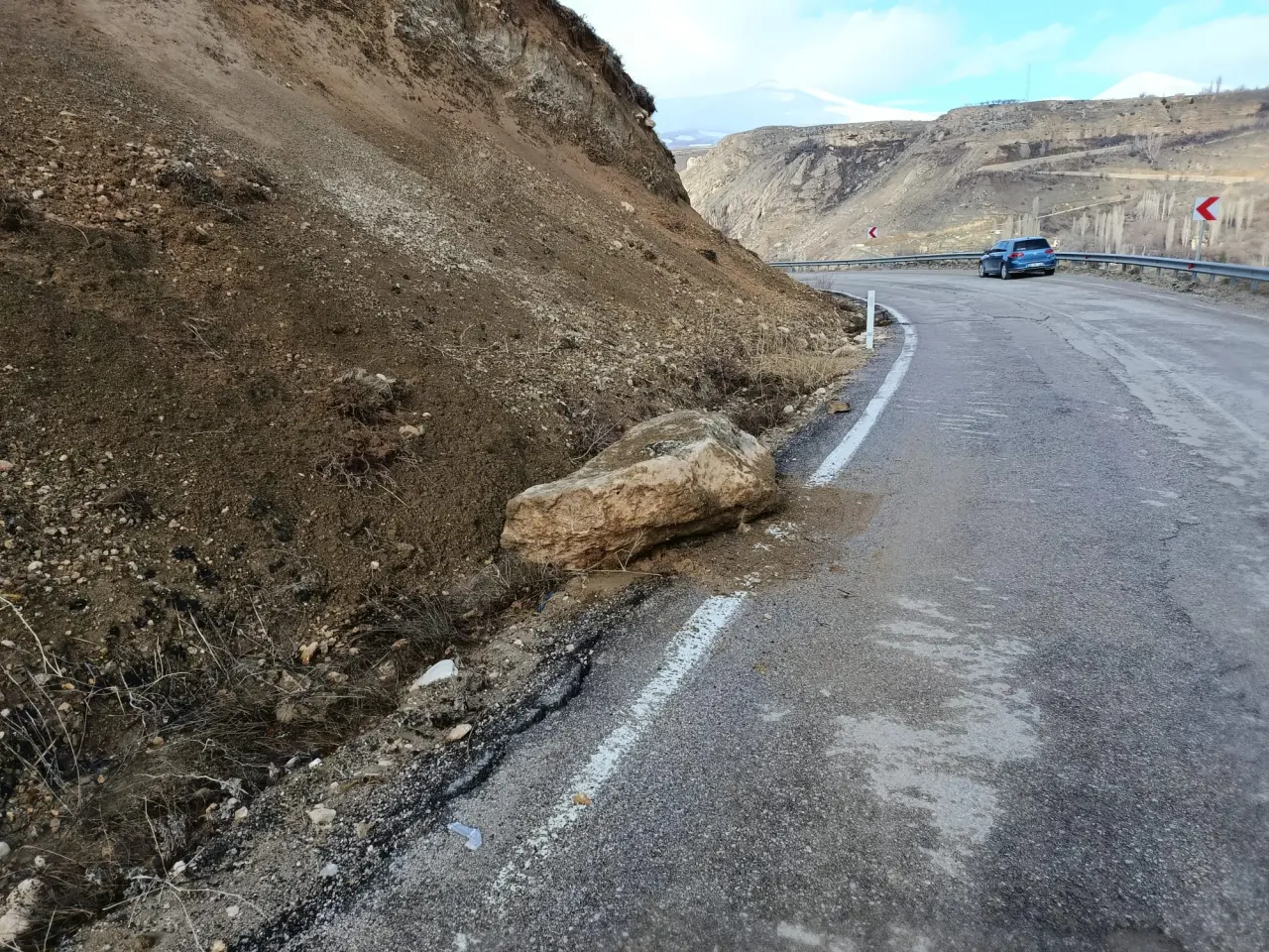 Darende Elbistan yolu heyelan ve çökme