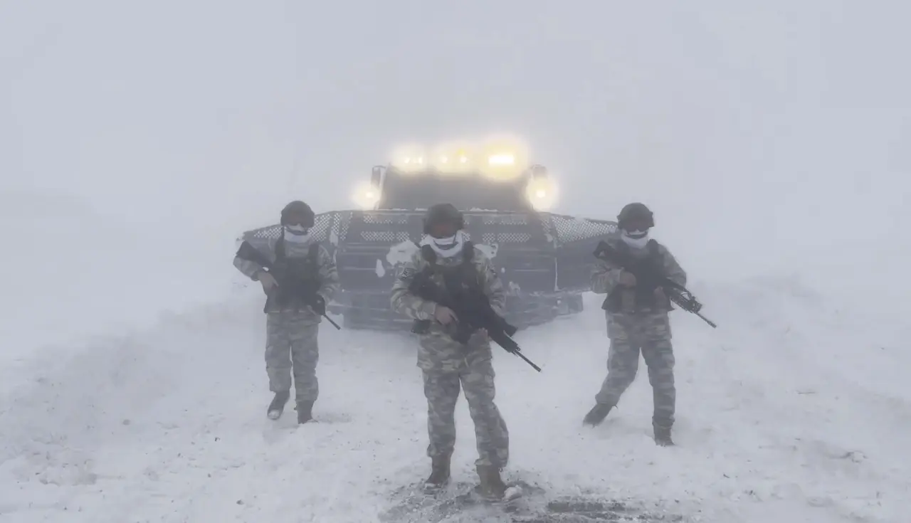 Malatya Yamadağ askerlere boyunluk desteği