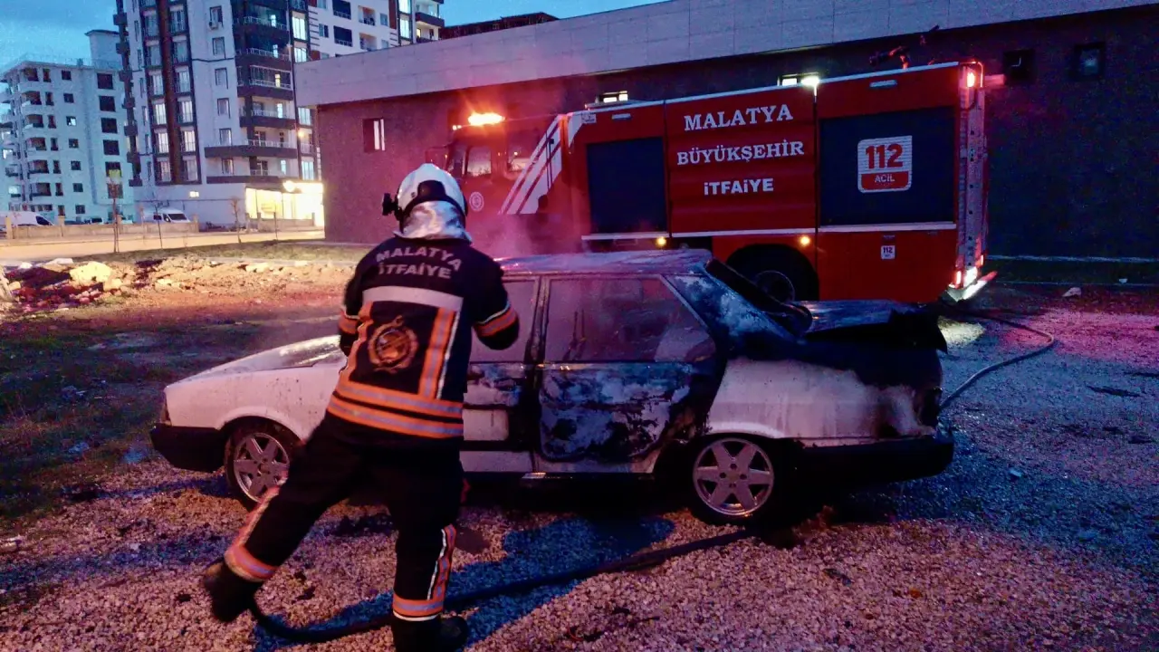 Malatya Yeşilyurt Karakavak araç yangını