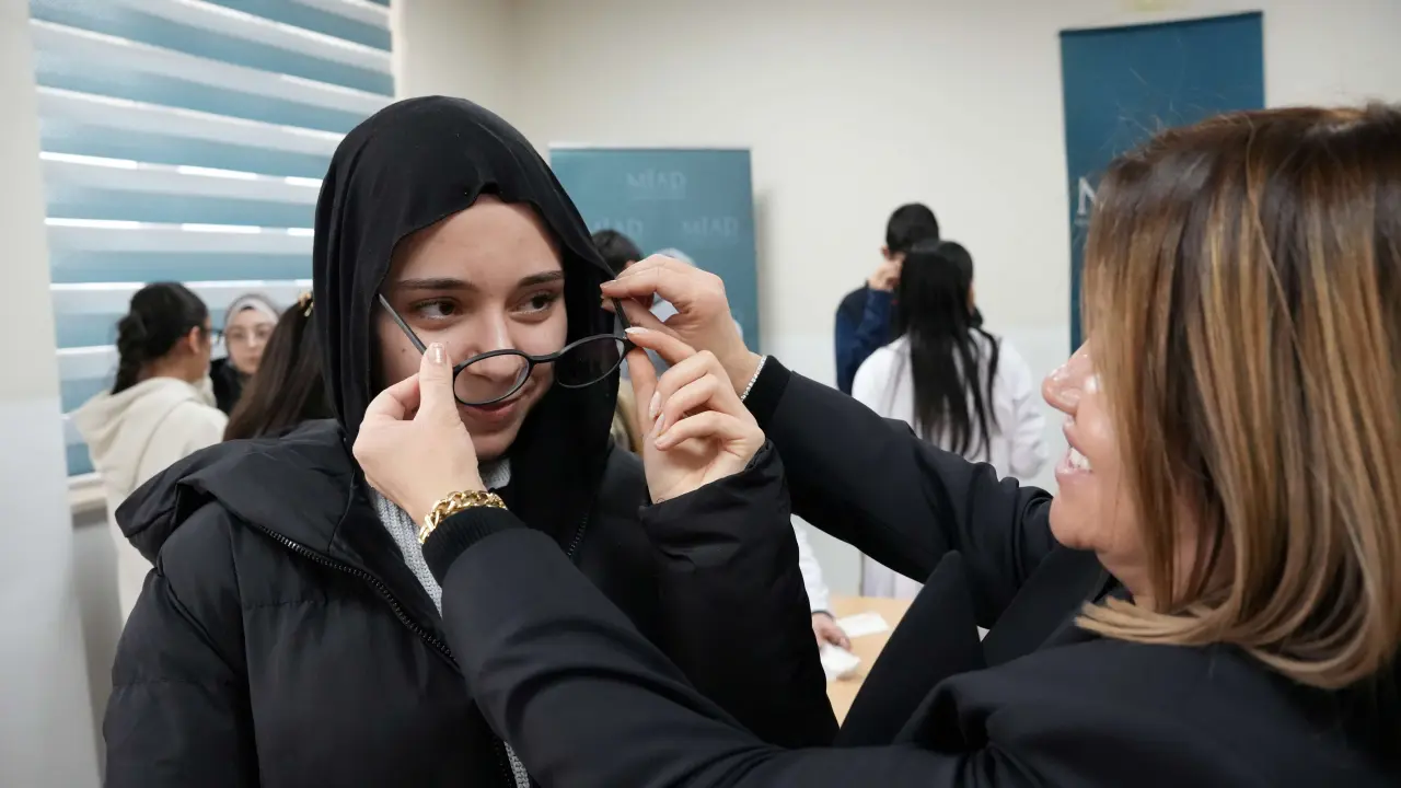 Doğanşehir Fen Lisesi öğrencileri göz taraması ve gözlük teslim töreni
