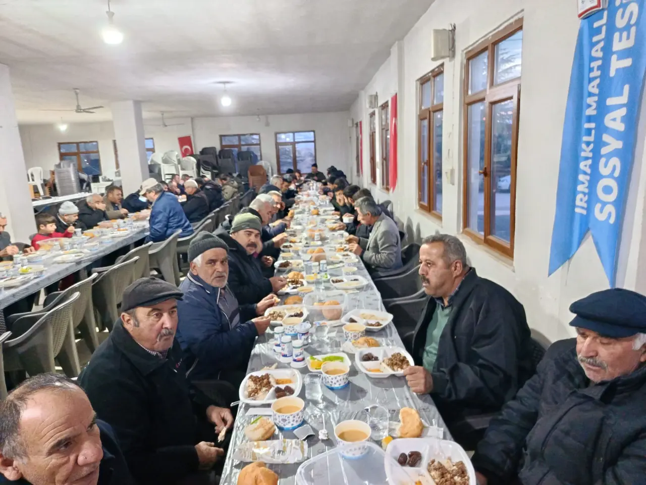 Darende Irmaklı Mahallesi toplu iftar yemeği ve sosyal tesis görüntüsü