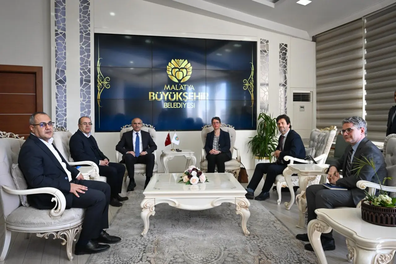 Fransa Büyükelçisi Isabelle Dumont ve Malatya Belediye Başkanı Sami Er görüşmesi