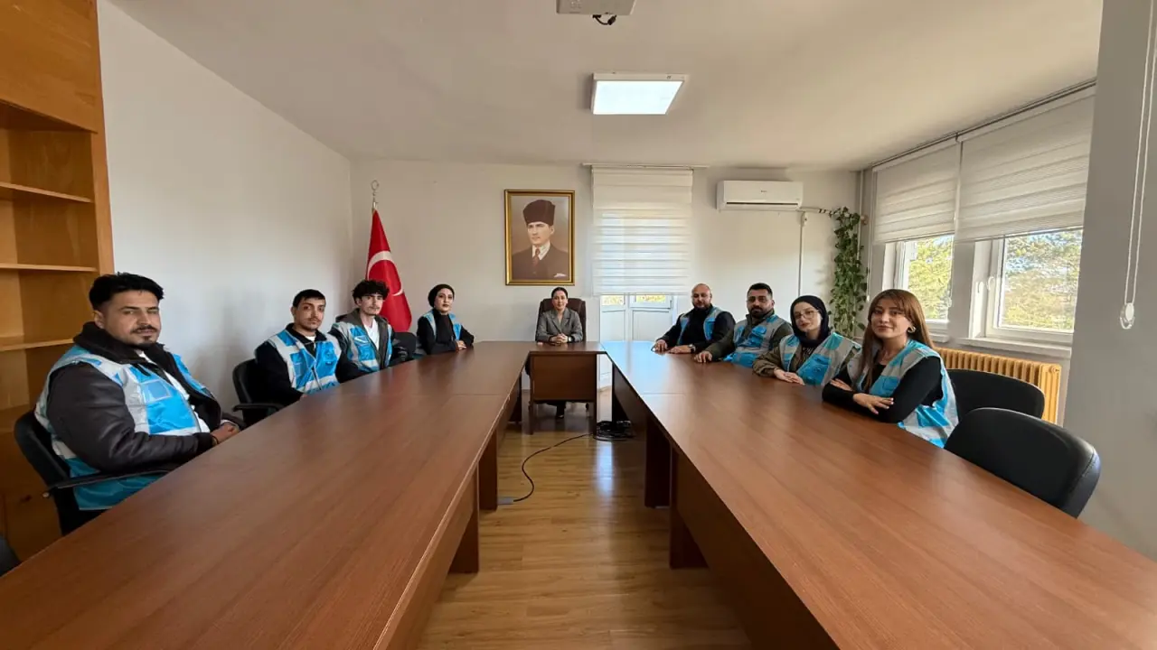 rguvan Kaymakamlığı ve Kimsesiz Çocuklar Derneği yetkililerinin yardım