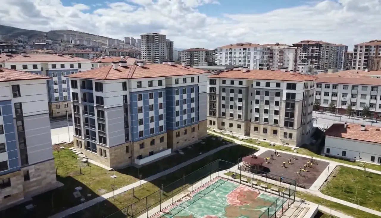 Malatya Valisi Seddar Yavuz Battalgazi Yıldıztepe rezerv alan konutları ve anahtar teslim töreni açıklaması