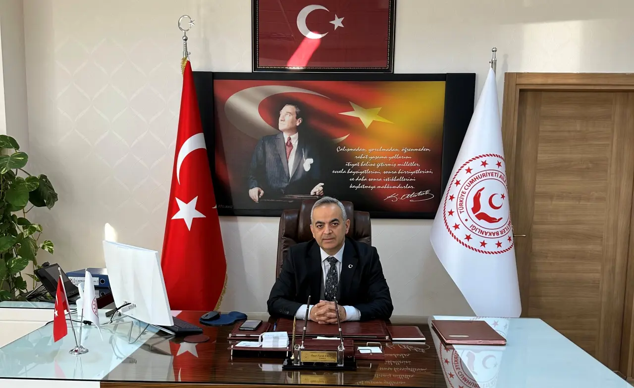 Malatya Aile ve Sosyal Hizmetler İl Müdürlüğü görevine atanan bürokrat Ömer Faruk Ergün'ün resmi portre fotoğrafı.