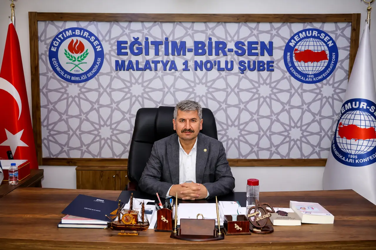 Eğitim-Bir-Sen Malatya İl Temsilcisi Hüseyin Söylemez, sendikanın 444 bin 454 üyeyle eğitim hizmet kolunda 16. kez yetkili sendika olduğunu açıkladı