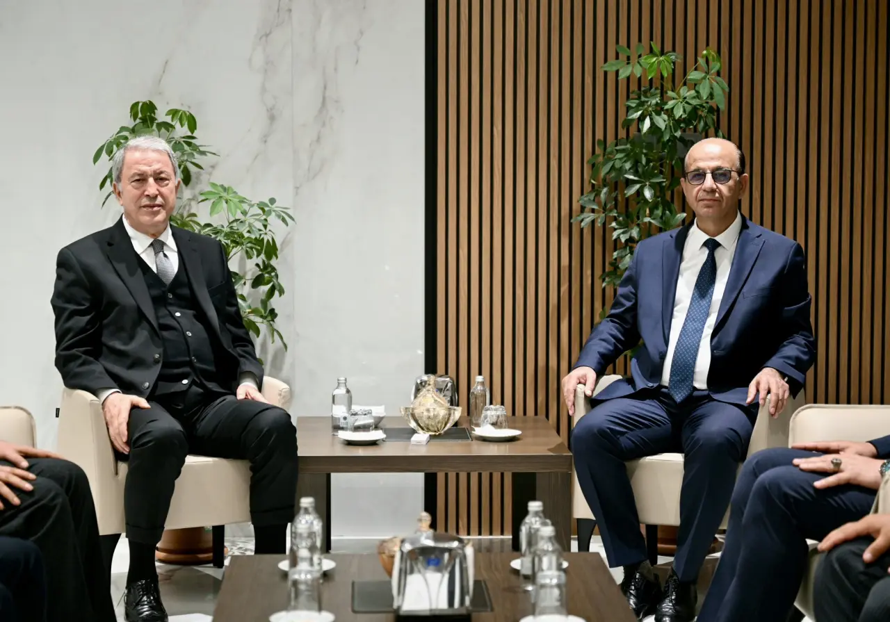 TBMM Milli Savunma Komisyonu Başkanı Hulusi Akar Malatya ziyaretleri kapsamında resmi kurumlar ve gençlerle bir araya geldi