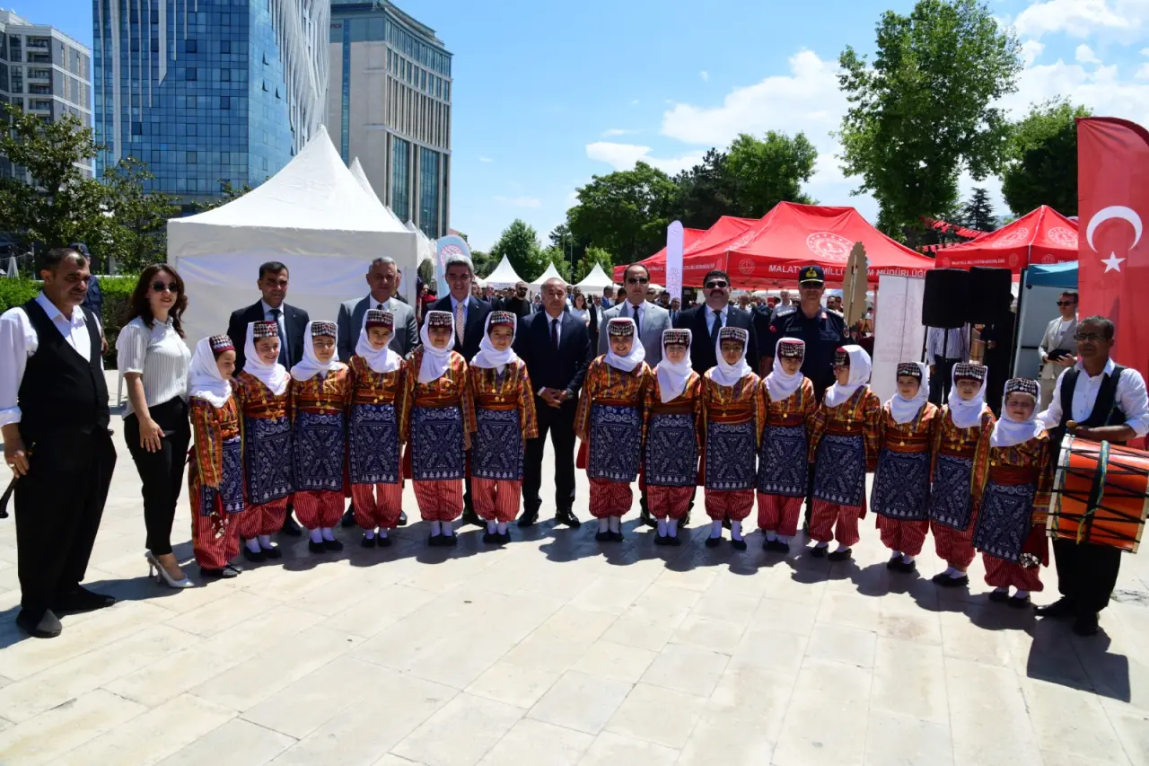 Malatya'da düzenlenen Hayat Boyu Öğrenme Haftası şenlikleri